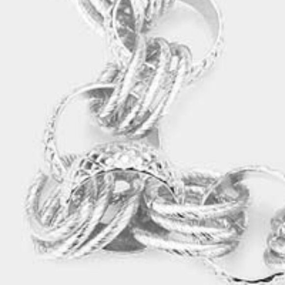 Textured Open Metal Circle Link Silver Tone Necklace Set - Picture 4 of 7